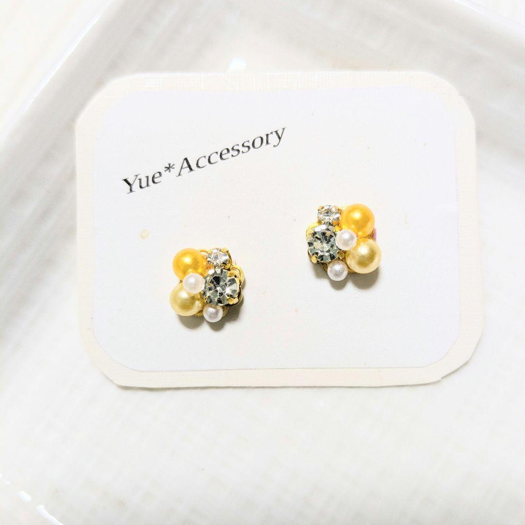 ビジューピアス/イヤリング | iichi 日々の暮らしを心地よくする