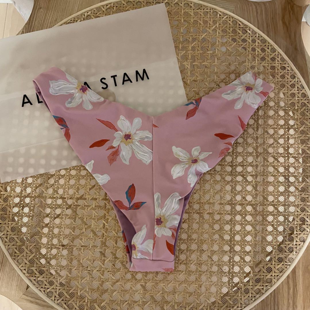 【美品】アリシアスタン 水着 ボトムス Flower リボン 美品】アリシアスタン 水着 ボトムス Flower リボン - メルカリ