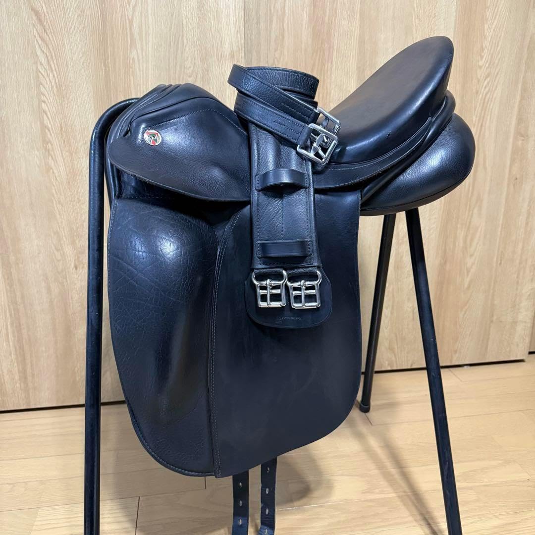 KN ヴィクトリア 馬場鞍 43（KNサドル 馬場鞍 43 （デイジー様