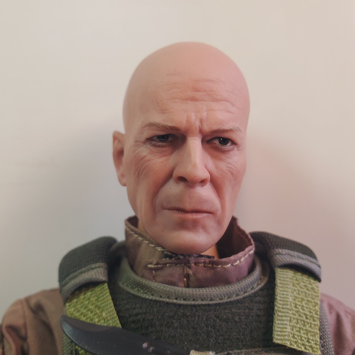 ブルースウイルス似 ダイハード フィギュア 1/6