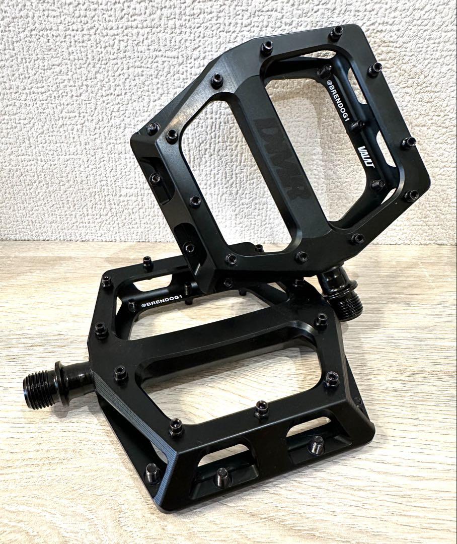 美品】DMR VAULT BRENDOG-V2 フラットペダル（DMR 【 Vault