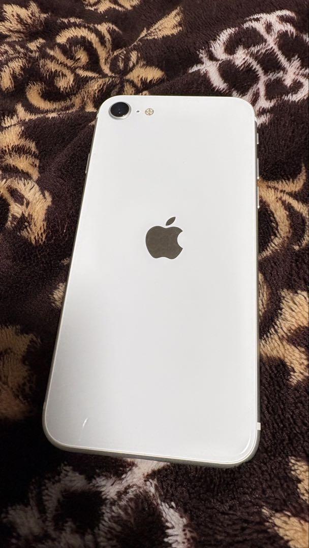 Apple iPhone SE 【第二世代】ホワイト　128GB iPhone SE 第2世代 (SE2) 128GB ホワイト 白