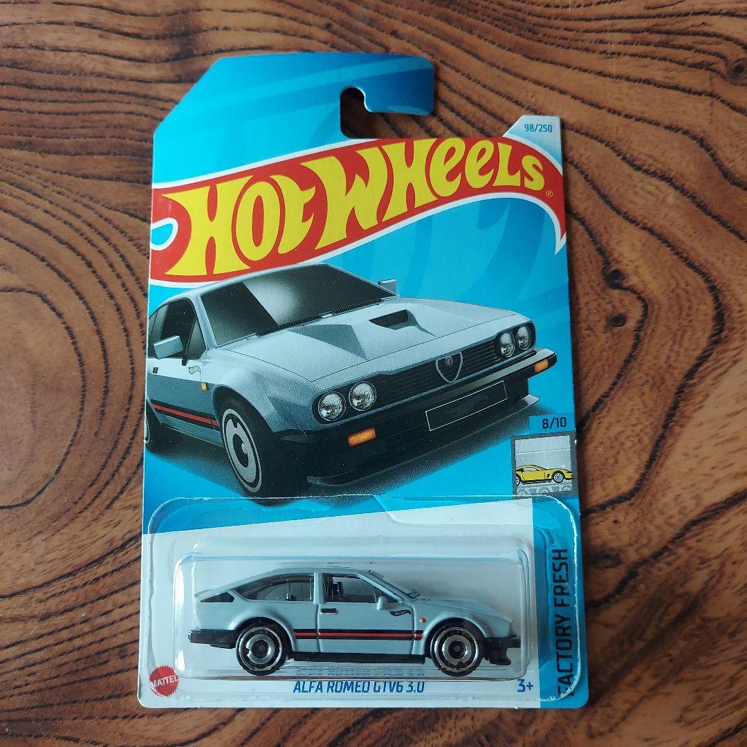 新品10個ホットウィール  ワールドツアー アルファロメオ GTV6 3.0 ホットウィール カーカルチャー ワールドツアー アルファロメオ