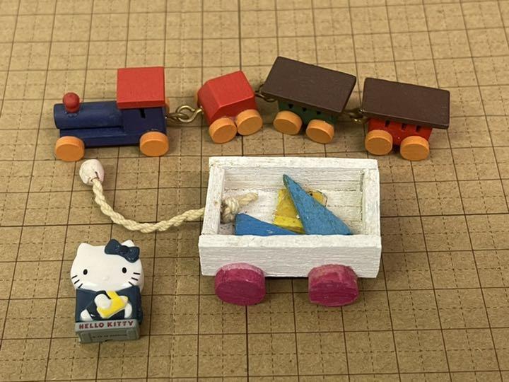 ミニチュア★リーメントに★駄菓子屋★完成品★ドールハウス★シルバニアに ミニチュアを沢山飾る部屋にしたくて。 実家からシルバニアを今
