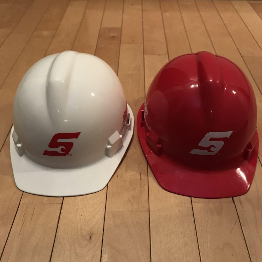 20-60代 人気ファッションブランド ビンテージ品・未使用！ 赤白セット ヘルメット スナップオン 個人装備