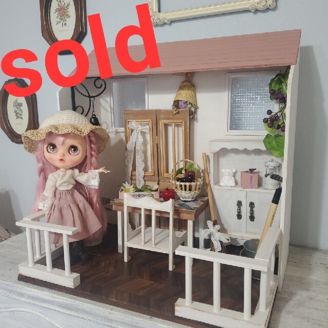 ピンクの屋根の小屋*°ドールハウス*°ハンドメイド*ブライスや