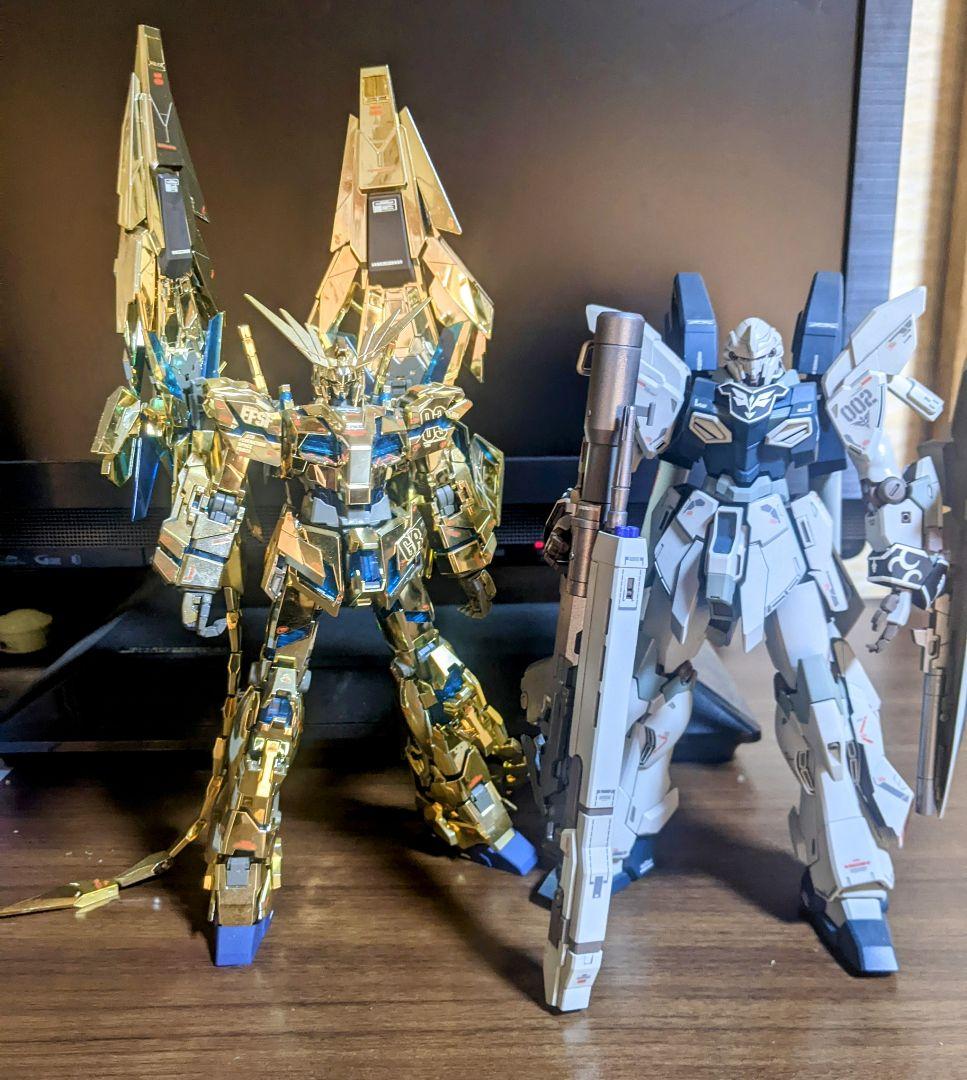 MGユニコーンガンダム3号機とシナンジュスタイン MGユニコーンガンダム3号機とシナンジュスタイン (HGUC