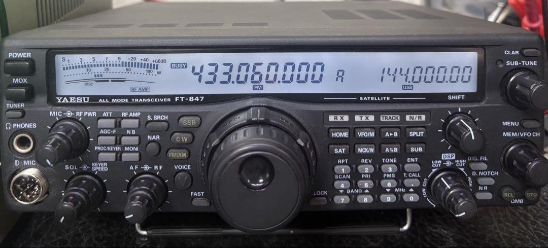 YAESU FT-847 トランシーバー FT-847 YAESU 内部写真 HF ALLMODE 100W トランシーバー