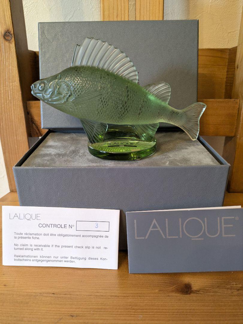 LALIQUE ラリック　魚の彫刻 緑色 ペパーウェイト　約15cm LALIQUE ラリック 魚の彫刻 緑色 ペパーウェイト 約15cm