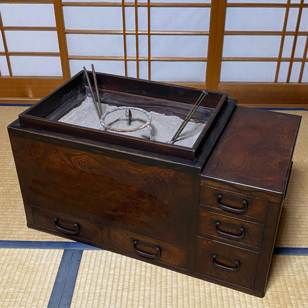 欅火鉢 関東火鉢 五徳 火箸 銅炉 灰 W約72cm D約39cm H約39cm 欅火鉢 関東火鉢 五徳 火箸 銅炉 灰 W約72cm D約39cm H