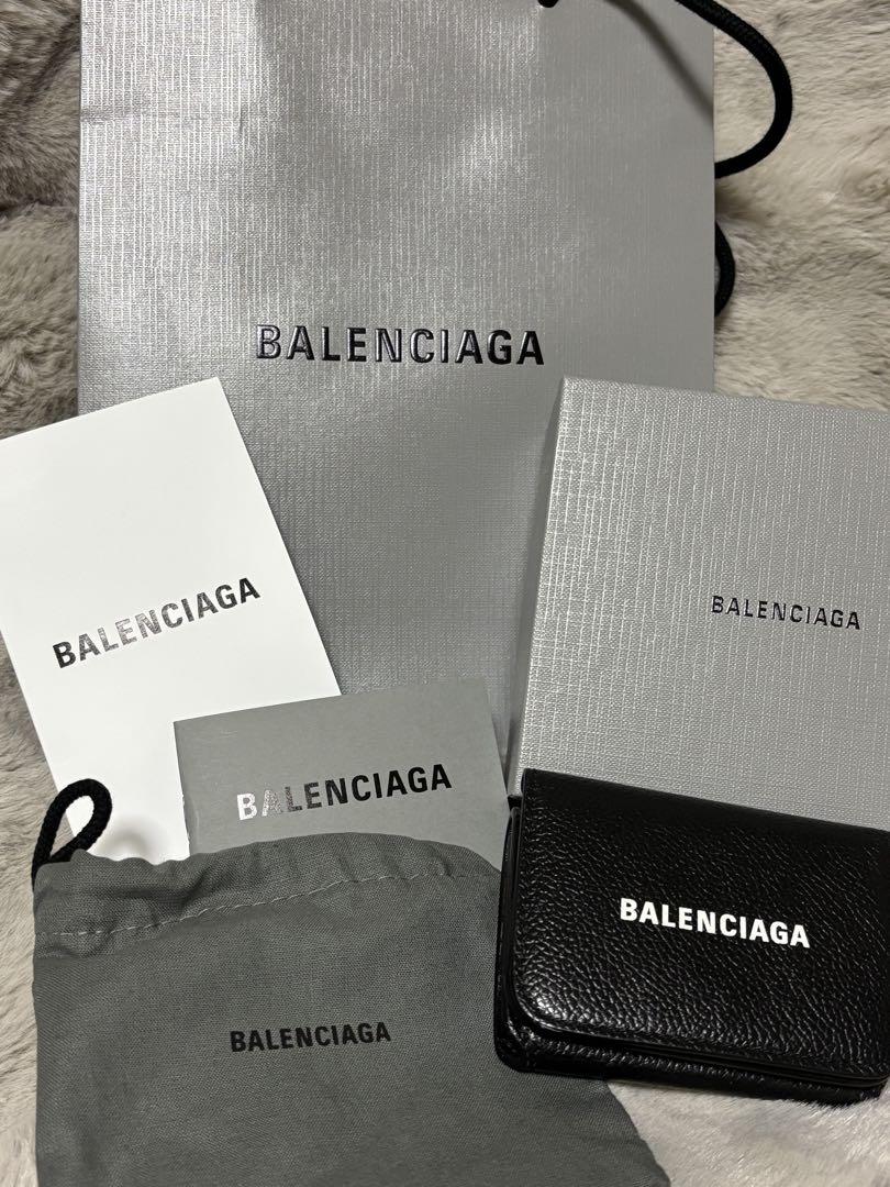 現行モデル バレンシアガ ペーパー ミニウォレット 三つ折り財布 ブラック 2025年最新】BALENCIAGA 革素材：牛革 三つ折り財布の人気
