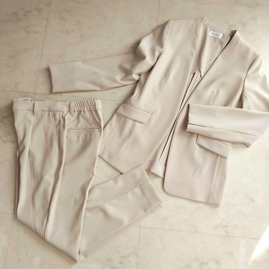 【美品】プラステ セットアップ ノーカラー とろみ素材 洗濯可 上下セット PLST(プラステ)公式 | プレシャスドライトラウザーズ