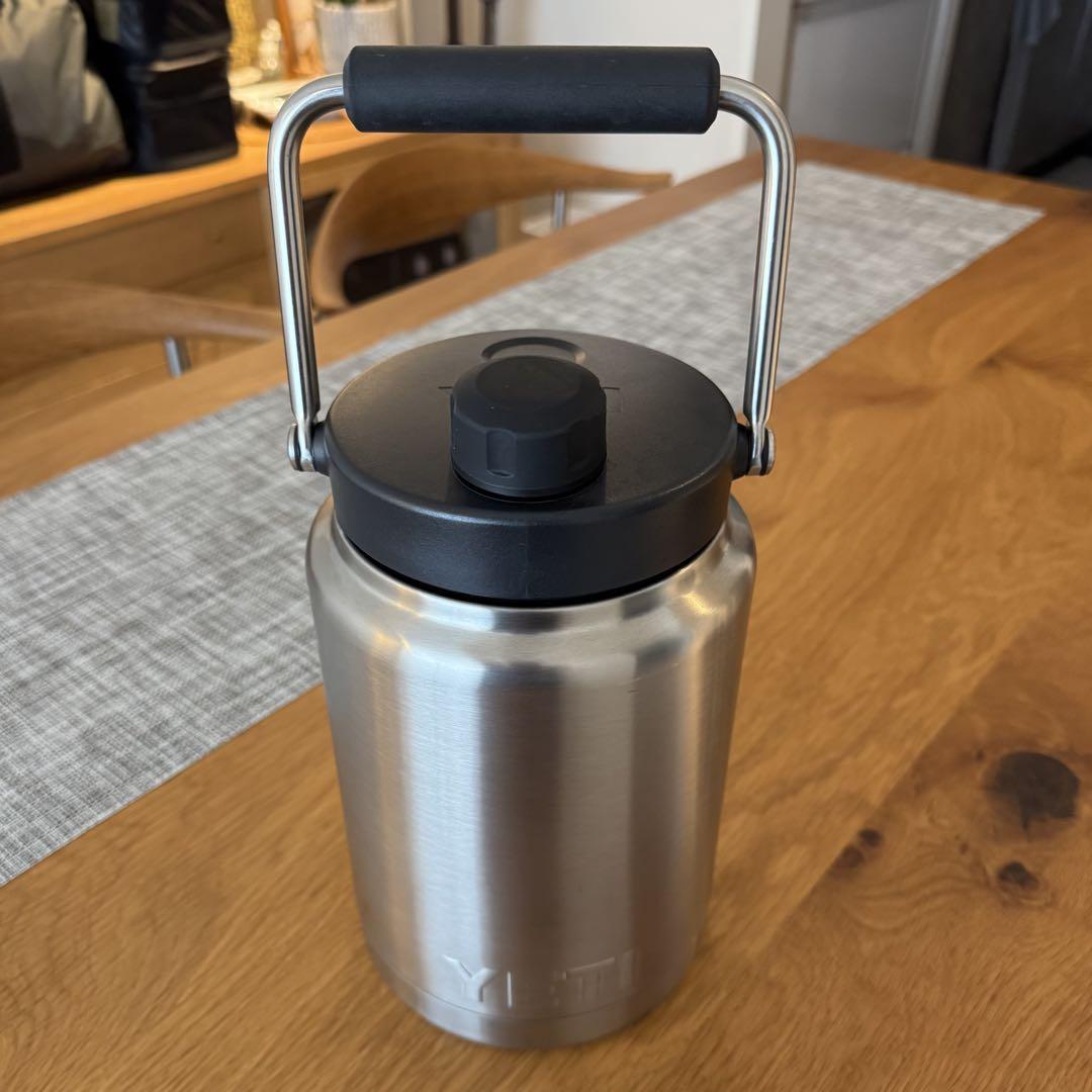 イエティ ランブラーハーフガロンジャグ （新品】イエティ YETI