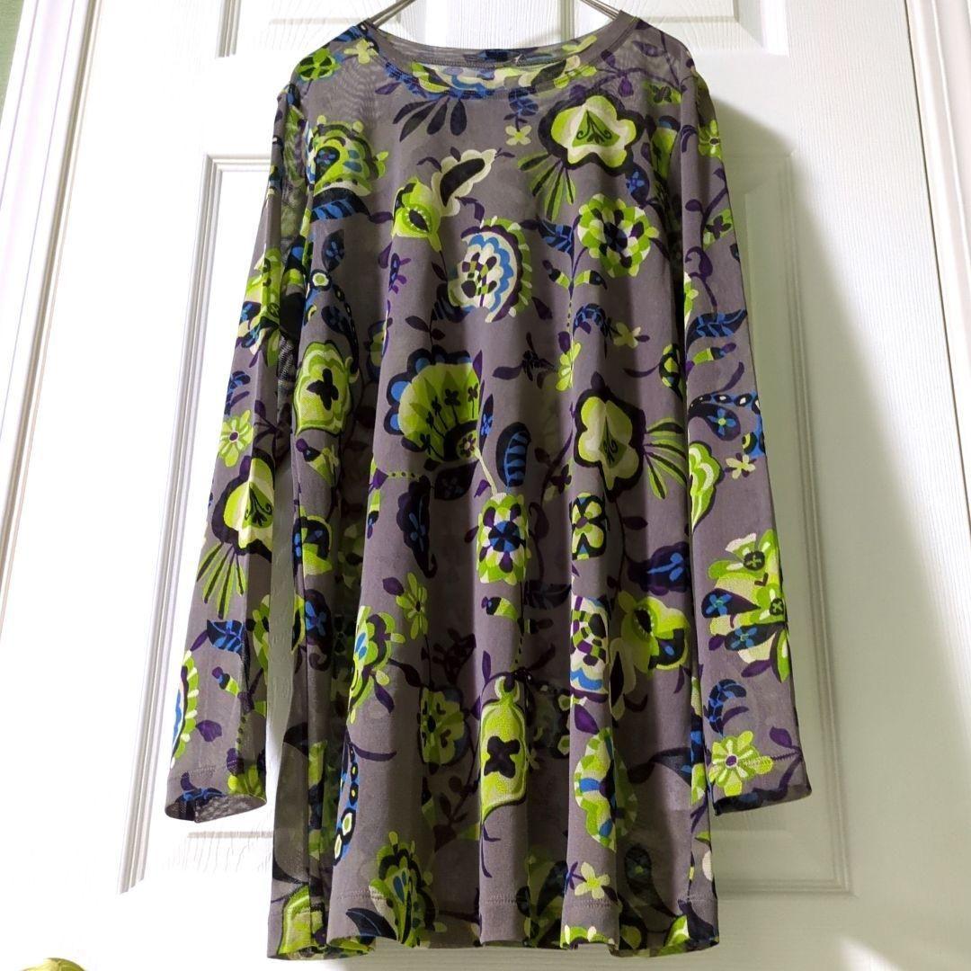 【専用】TOKUKO 1er VOL　トクコ　チュニック　お花　グレー TOKUKO 1er VOL トクコ チュニック お花 グレー （TOKUKO 1er