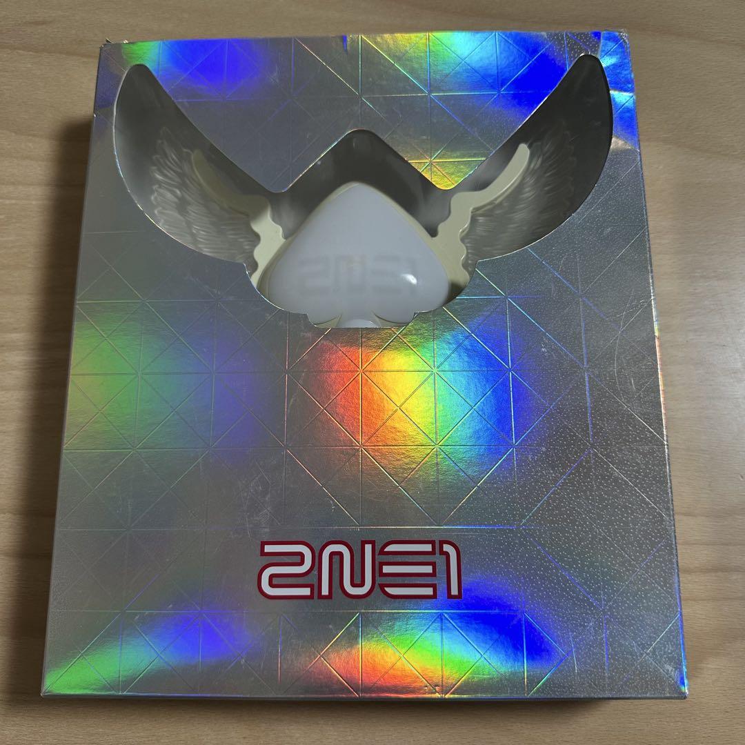 希少】2NE1 ペンライト 韓国版 箱あり（2NE1 ハート型ペンライト