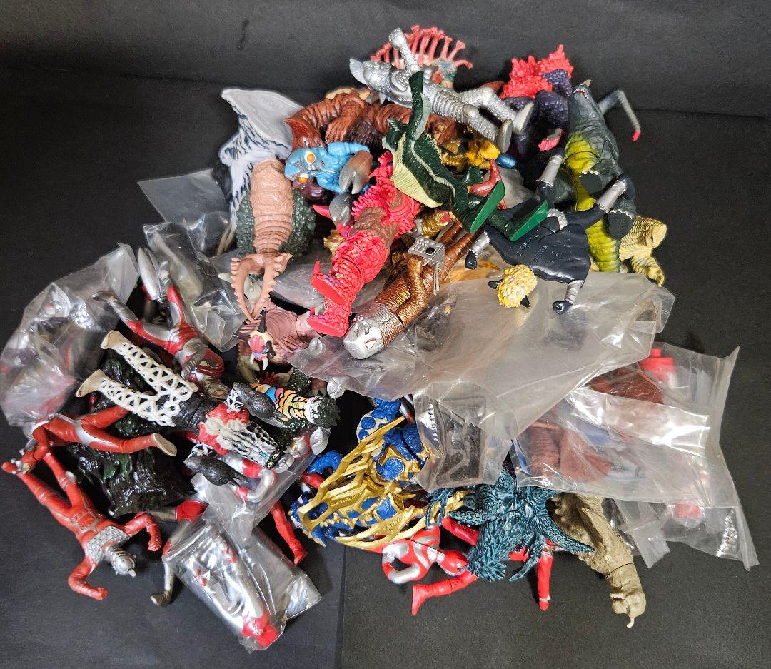 ウルトラ怪獣ソフビリペイント　HGウルトラマンシリーズセット Amazon.co.jp: ウルトラ怪獣ソフビ カプセル怪獣セット