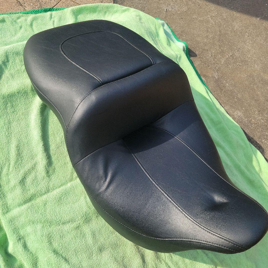 ハーレーダビトソン用　純正品です。 ストリートグライドの純正シートです。 ハーレー FLHXストリートグライド 08-18年 純正 ツーリング