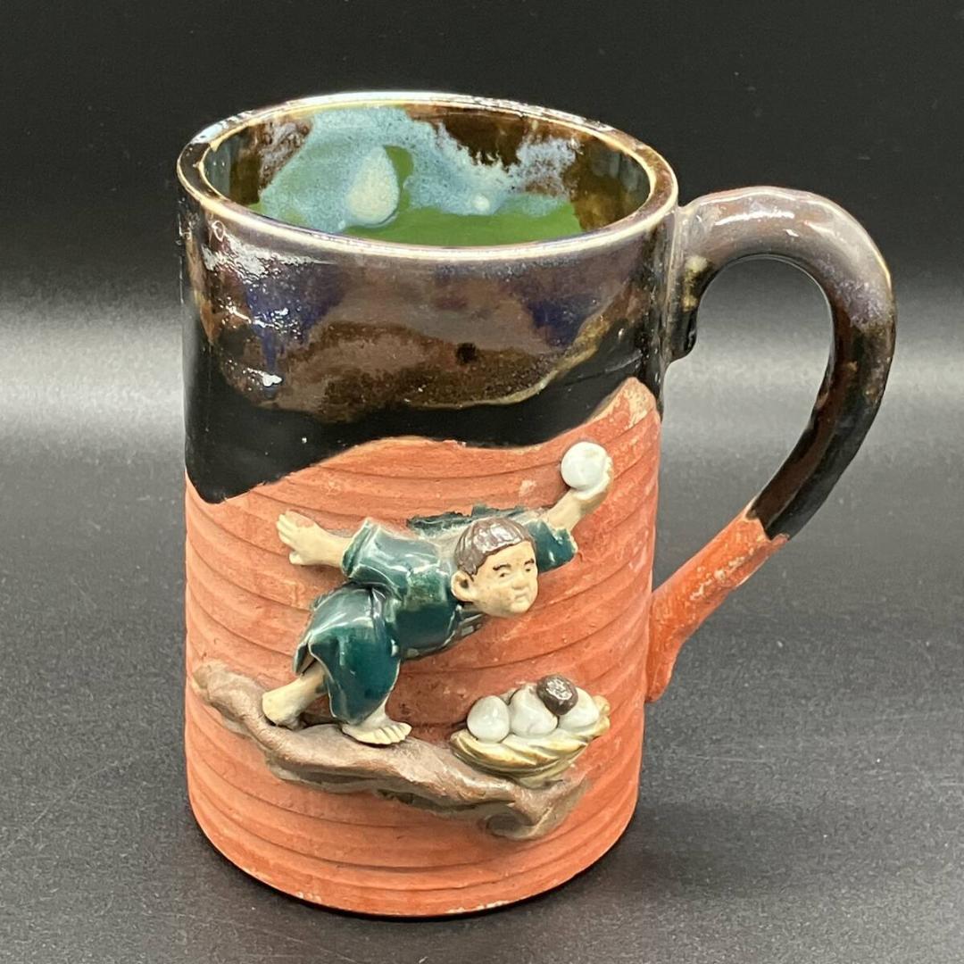 隅田焼 井上良斎作 高浮彫人物 マグカップ 明治期 古陶器 工芸品