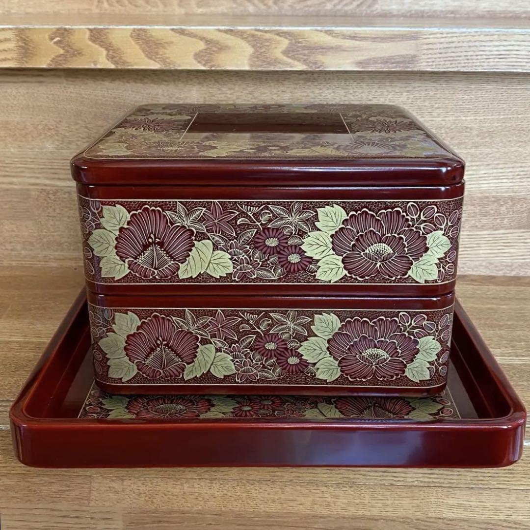 輪島塗 塩徳屋 精撰漆器 台付二段重箱 沈金花柄 美術工芸品 布着堅地漆器 輪島塗 塩徳屋 精撰漆器 台付二段重箱 沈金花柄 美術工芸品 布着