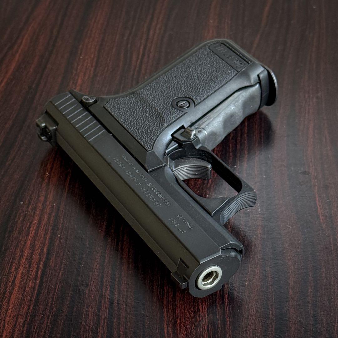 MGC H&K P7 M13 訳アリ MGC] H&K P7M13 ガスブローバック ガス漏れあり (訳あり
