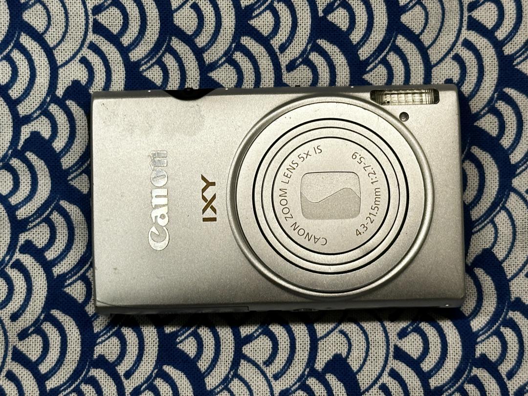 Canon IXY 200F キャノン デジカメ コンパクトデジタルカメラ
