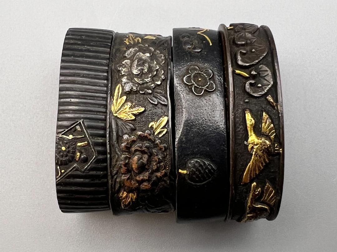 【海】江戸明治期　日本刀装具　花図　牡丹　金象嵌　縁頭　４点　骨董品　美術品 B03915 八正銘 銅地金象嵌 花に鳥図 縁頭 日本刀