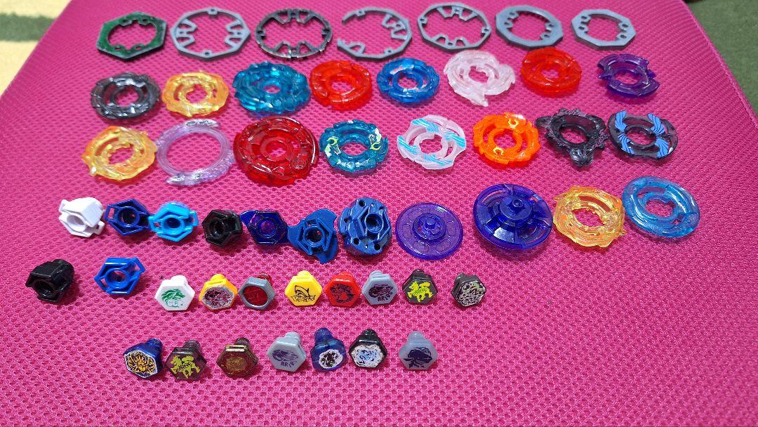 ベイブレードパーツセット 収納ケース&爆丸付き KY ベイブレードパーツセット 収納ケース&爆丸付き KY様専用（BX-25