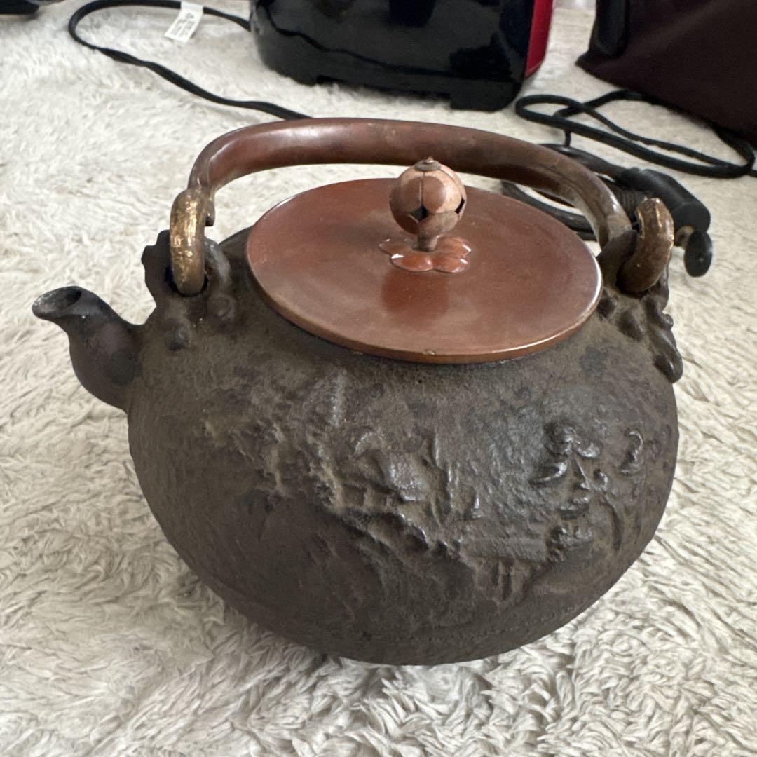 時代龍文堂/亀文堂 茶道具 浮刻古銅持手鉄瓶 鉄壺