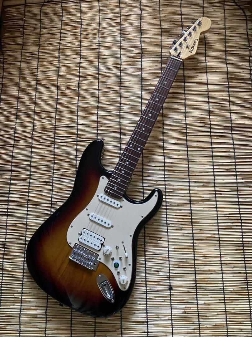 ☆美品　モディファイして新機能満載　HSS構成のBUSKERS ST ☆美品 モディファイして新機能満載 HSS構成のBUSKERS ST