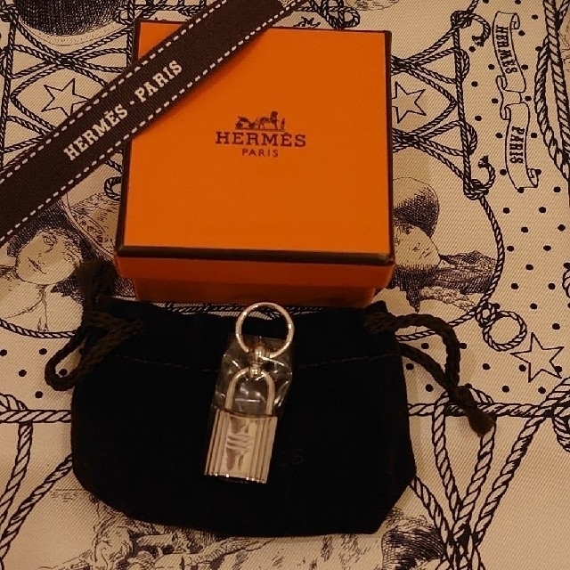 HERMES カドリージュ ツイリーリング スカーフリング ブラック/ゴールド 楽天市場】エルメス カドリージュ ツイリーリング スカーフ