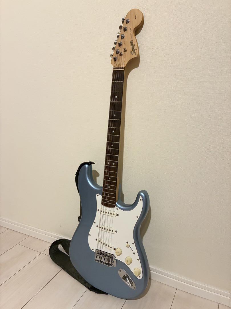Squier ストラトキャスター ダークブルー　最終値下げ Fender Squier ストラトキャスター エレキギター メタリック