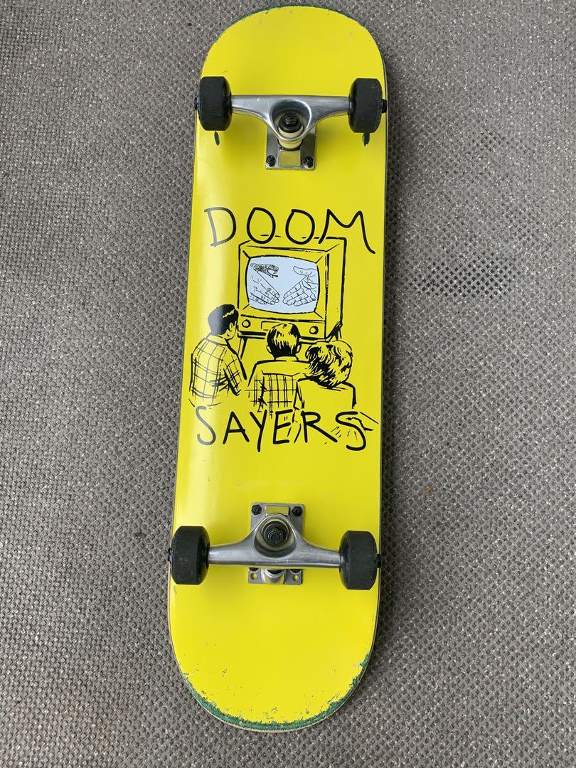 スケボー コンプリート 8 ㌅ doom sayers  スケートボード 完成品 スケボー デッキ クルーザー スケートボード DOOM SAYERS