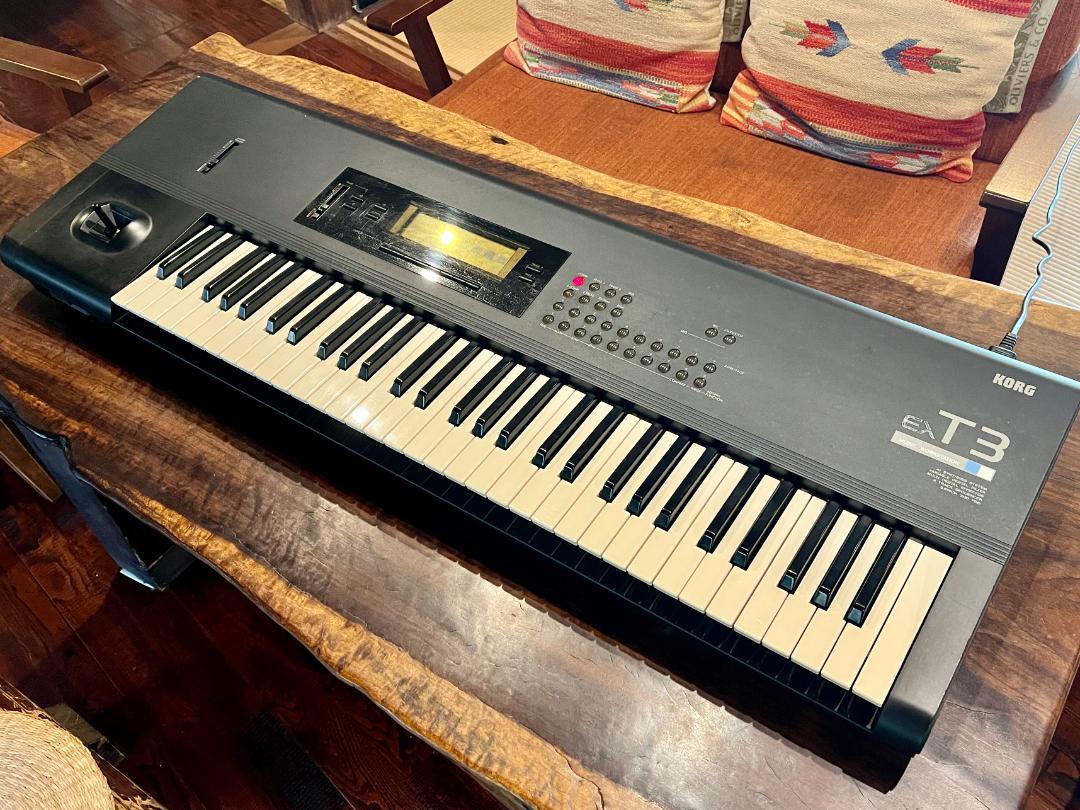 KORG T3 EX シンセサイザー 61鍵盤（ハードケース付き）（KORG