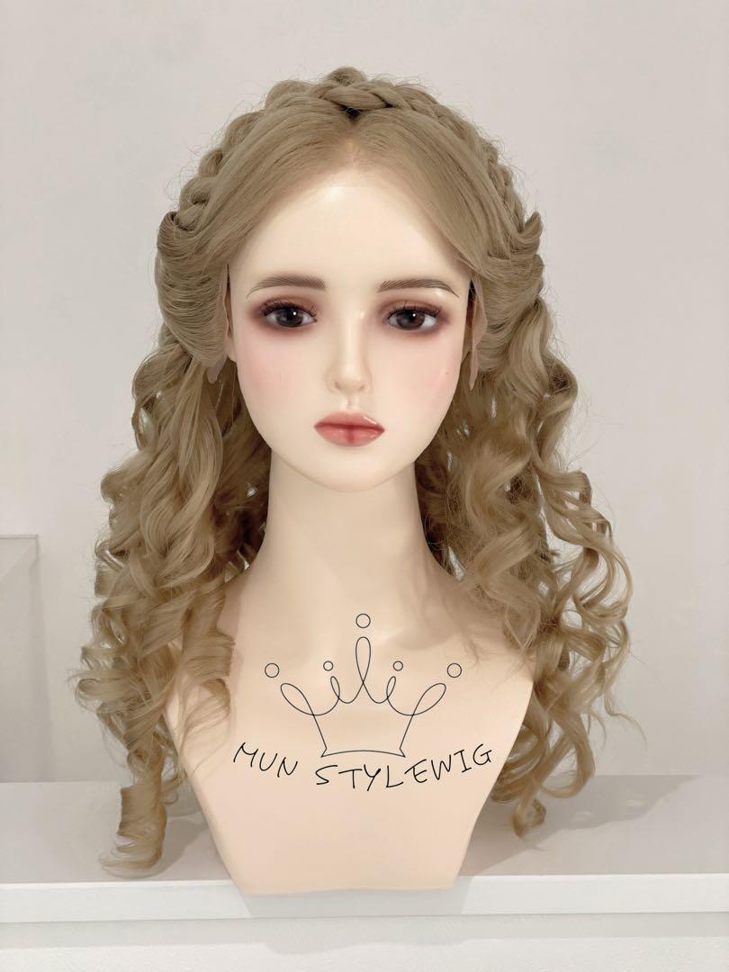 【新品未使用】Dハロ　実写版　シンデレラ　ウィッグ　オーロラストーン付き　１点 新品未使用✧︎ シンデレラ 実写版 ドレス 衣装 ウィッグ