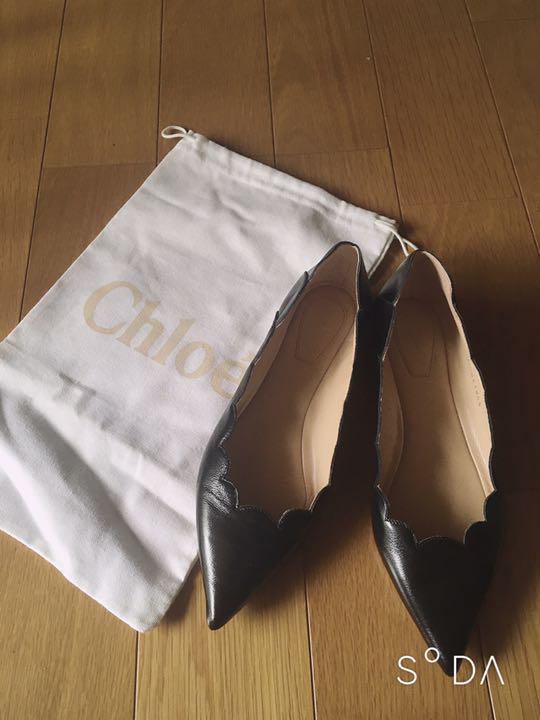 Chloe スリッフオンスカラッフエッシフラットシュス 【関税込】 三越伊勢丹 | Chloē/クロエ通販 | グレインレザー製フラップ付き