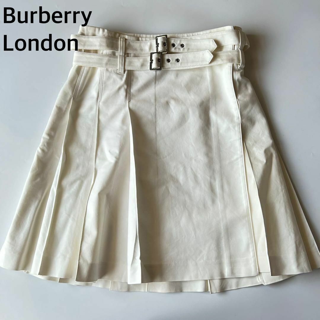 Burberry London 巻きスカート　プリーツ　ベルト　白　y2k Burberry London 巻きスカート プリーツ ベルト 白 y2k