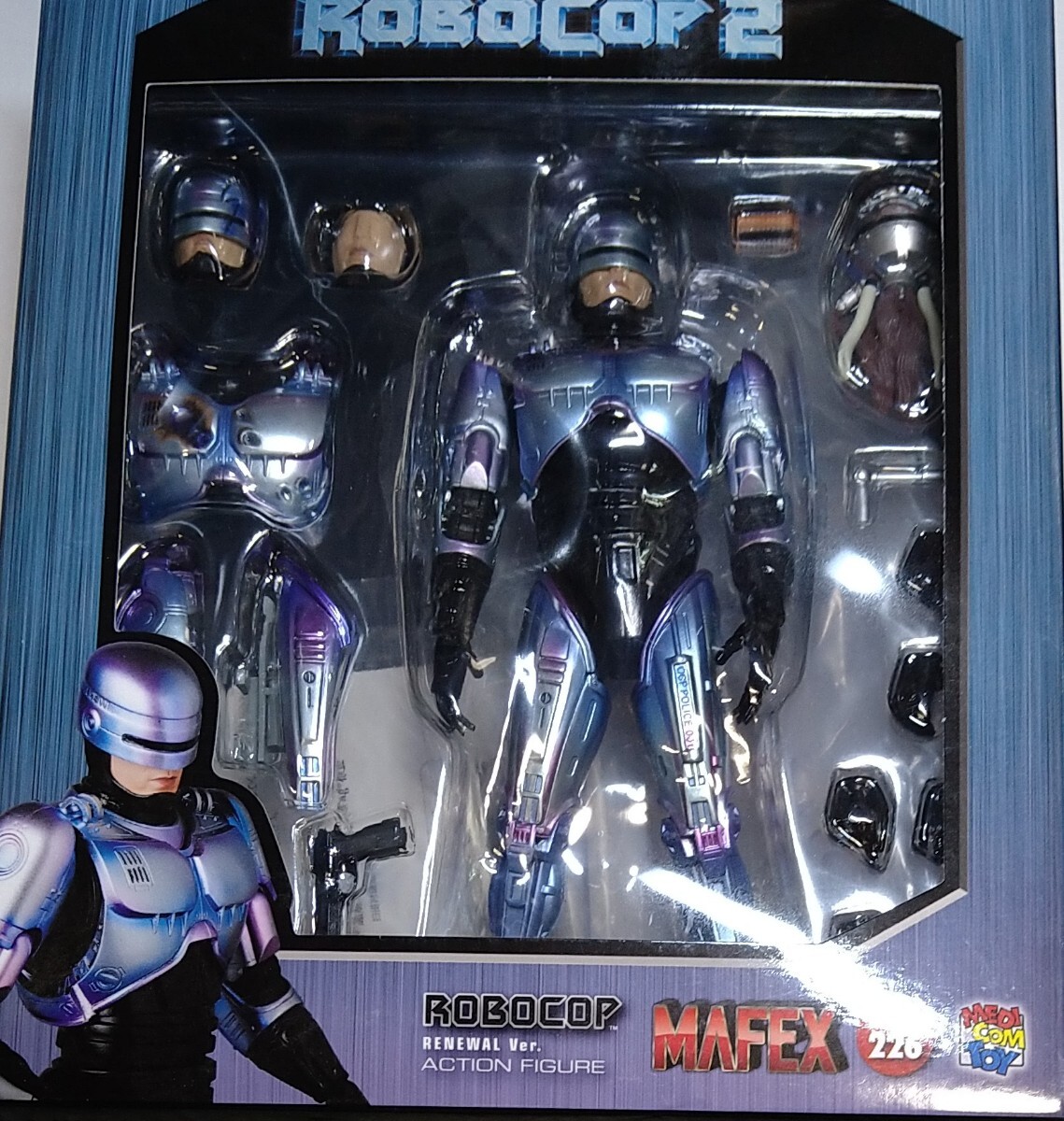 フィギュア　MAFEX ROBOCOP2 RENEWAL Ver. 「ロボコップ2」 アクションフィギュア No.226 Amazon.com: MAFEX No.226 ROBOCOP 2 ROBOCOP 2 RENEWAL Ver