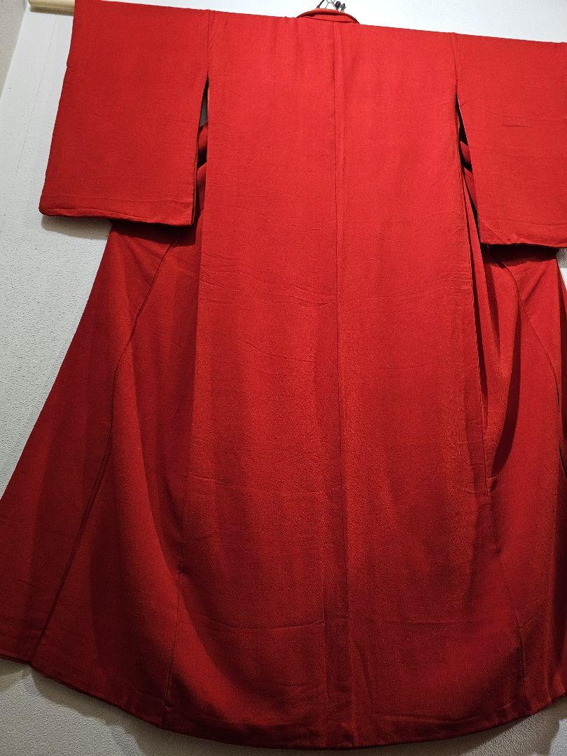 専用になりました昔の赤い縮緬の長襦袢 昔の赤い縮緬の長襦袢 （訳あり】寿光織 正絹 長襦袢 日本の絹
