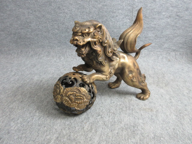 【貴重作品】　月形那比古　金彩玉乗獅子　置物　ブロンズ製 貴重作品】 月形那比古 金彩玉乗獅子 置物 ブロンズ製 彫刻