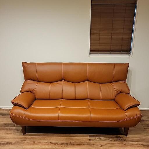 ソファー ライトブラウン （購入後四ヶ月しかたってません。 三
