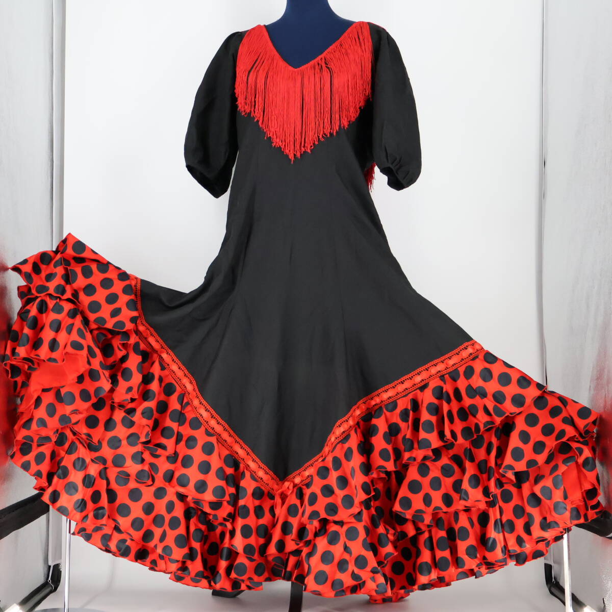 【美品 フラメンコ衣装】レッド×豪華ボランテレース ワンピース ドレス ブラック 美品 社交ダンス衣装】ワンピース ドレス 黒 赤 ブラック レッド