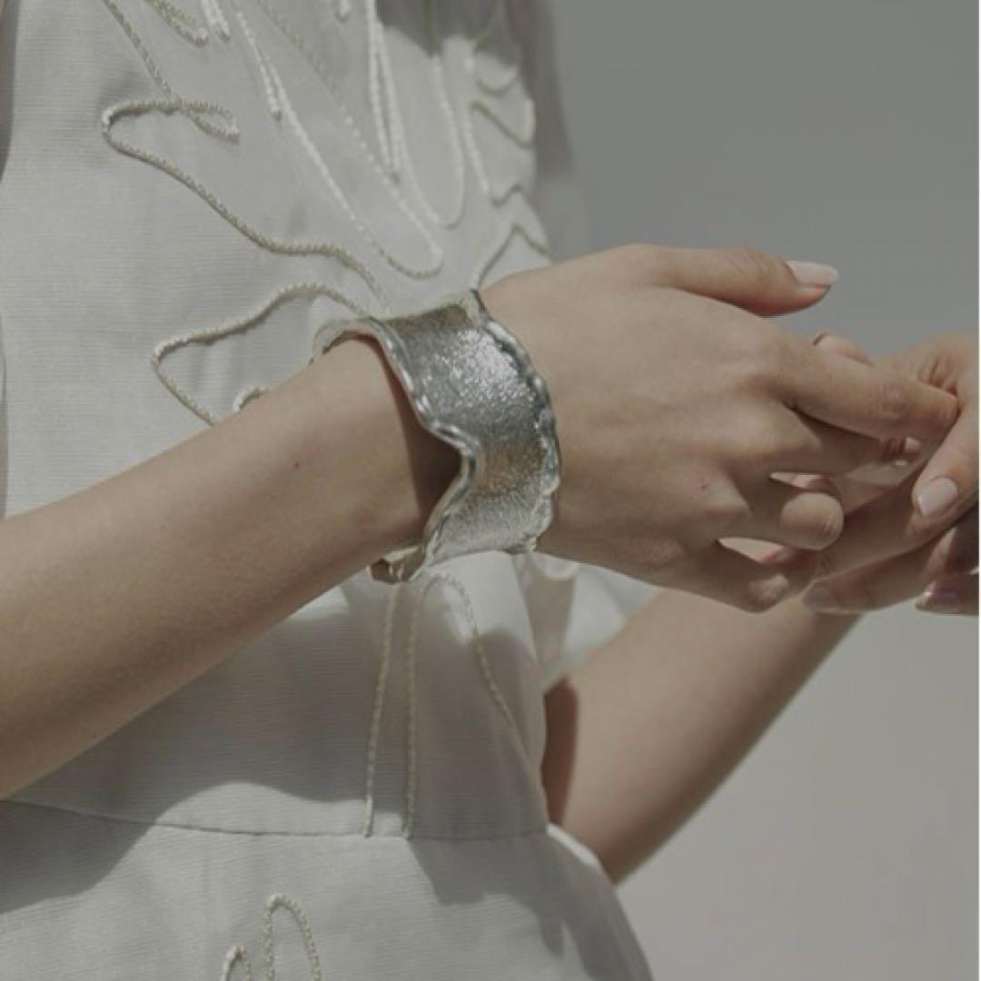 Ameri VINTAGE SAND LIKE BANGLE シルバーバングル Ameri VINTAGE - 再販【シルバー】シンプルなウェーブ バングル