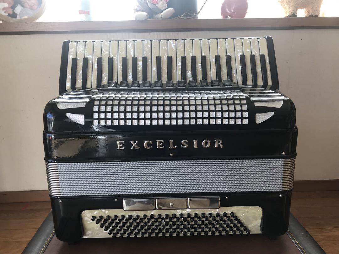 エキセルシャーのアコーディオンModel.315イタリー製 （高額買取