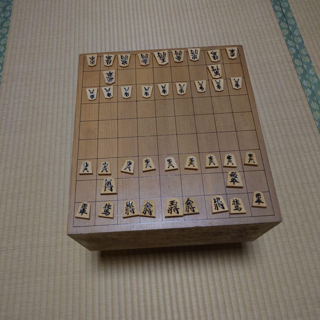 ★藤井聡太君でお馴染みの★将棋盤、駒、駒台　３点セット 将棋台＋駒 （藤井聡太2冠の快進撃で将棋盤も売れています 全国