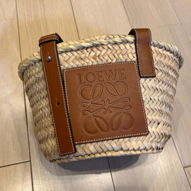 本日のみ価格。極美品未使用ロエベ カゴバックLOWEハンドバック 新品 未使用 ロエベ バッグ レディース カゴバッグ かごバッグ