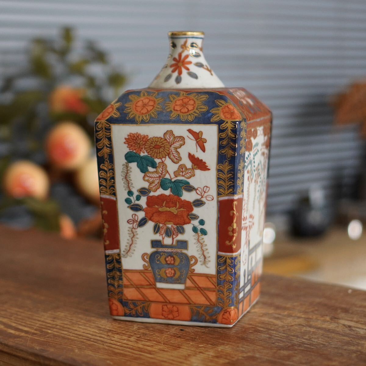 SNT573 蔵出し品 古伊万里 金襴手 角徳利 時代物 SNT573 蔵出し品 古伊万里 金襴手 角徳利 時代物（書籍」名品撰
