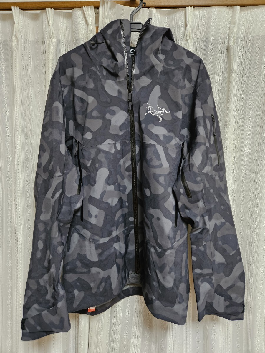 ARC'TERYX セイバージャケット　プリント ARC'TERYX セイバージャケットプリント