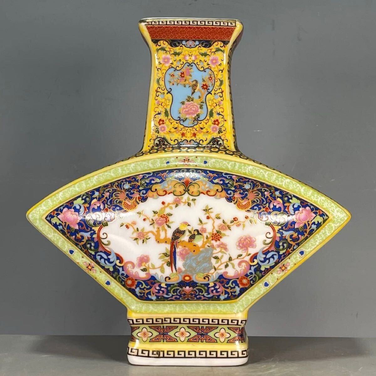 中国古美術骨董品・旧蔵粉彩陶芸　大清乾隆年製龍鳳双碗・五龍盛世・有鳳来儀・極細工 清乾隆五彩龍鳳呈祥紋盌《大清乾隆年製》款| Chinese Art | 2024