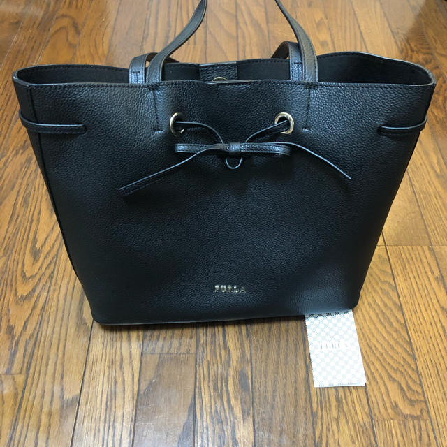 FURLA フルラ ボストンバッグ ショルダーバッグ 2way シボ革 黒 美品 フルラ ミニボストンバッグ シボ革 レザー ロゴ 手持ち 黒