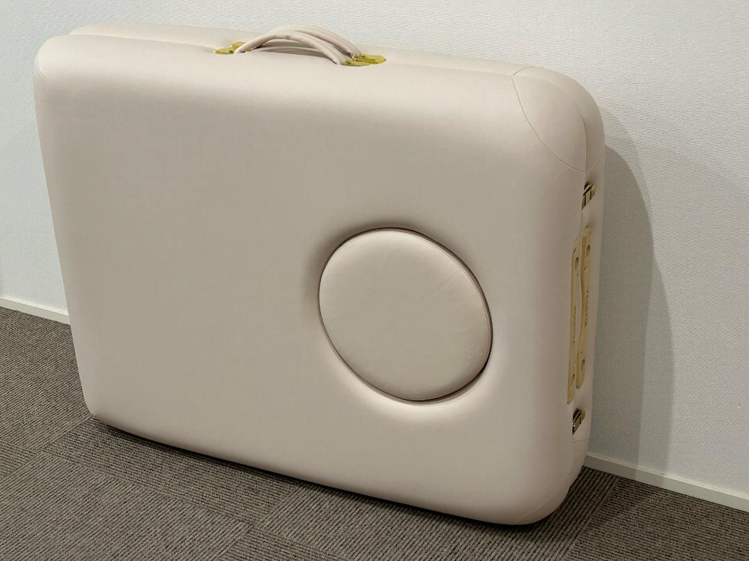 MOCOエステ　FONTANA　折りたたみ式　ベッド FONTANA(フォンタナ)のマッサージベッドについて